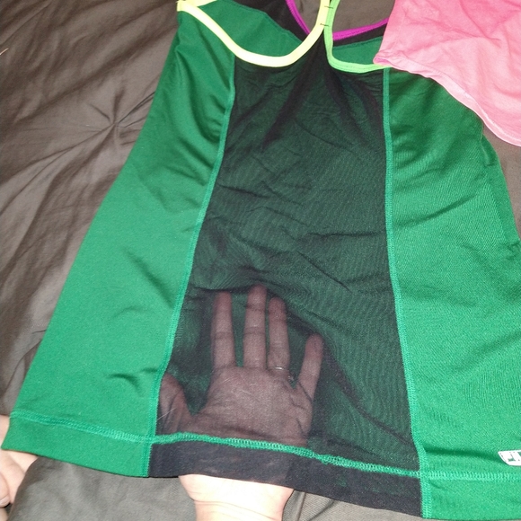 Bundle xs workout tops - Picture 4 of 4